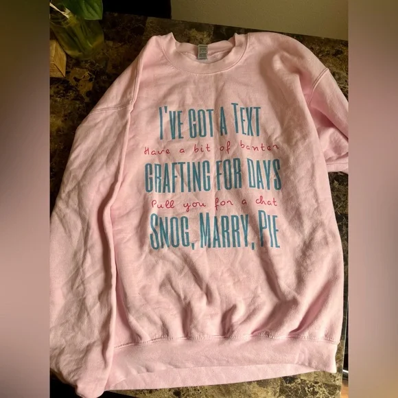 Love Island Sweatshirt - Picture 1 of 2